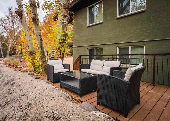 15 Creekside Retreat